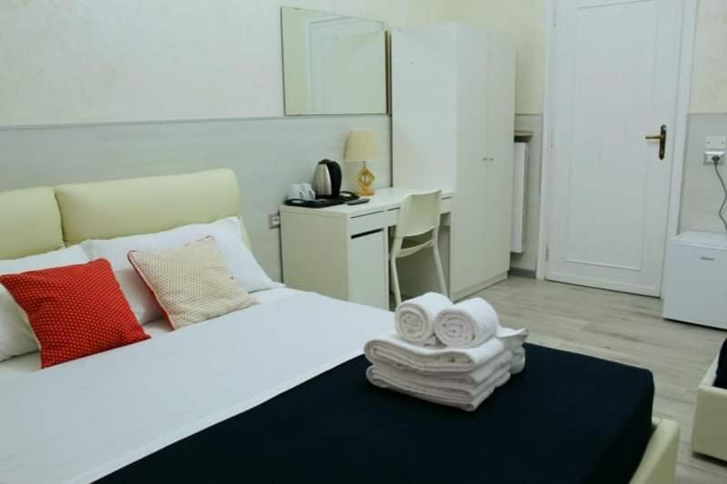רומא Oscar Suite Home מראה חיצוני תמונה